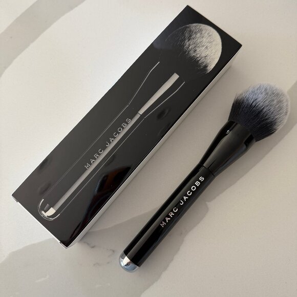 Marc Jacobs The Bronze 12 Bronzer Brush w/ Original Box - Picture 5 of 6